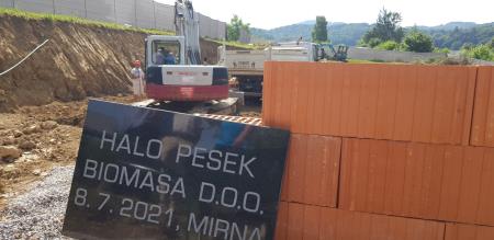 Mirna, Temeljni kamen, Halo pesek biomasa 08072021, foto Lapego (1)